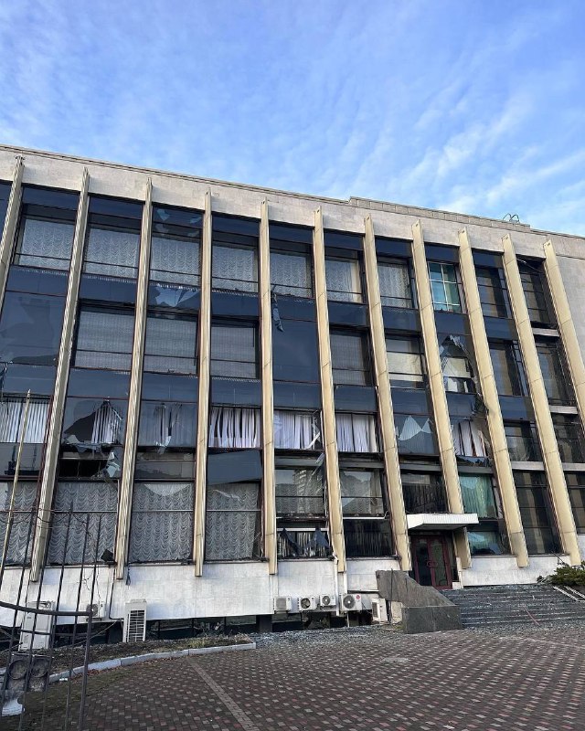 Damage at Palace of Arts Ukraine as result of Russian missile strikes in Kyiv. Already 8 injured