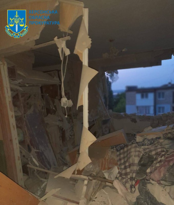 1 person killed, 1 under the rubble after Russian shelling destroyed residential apartments block