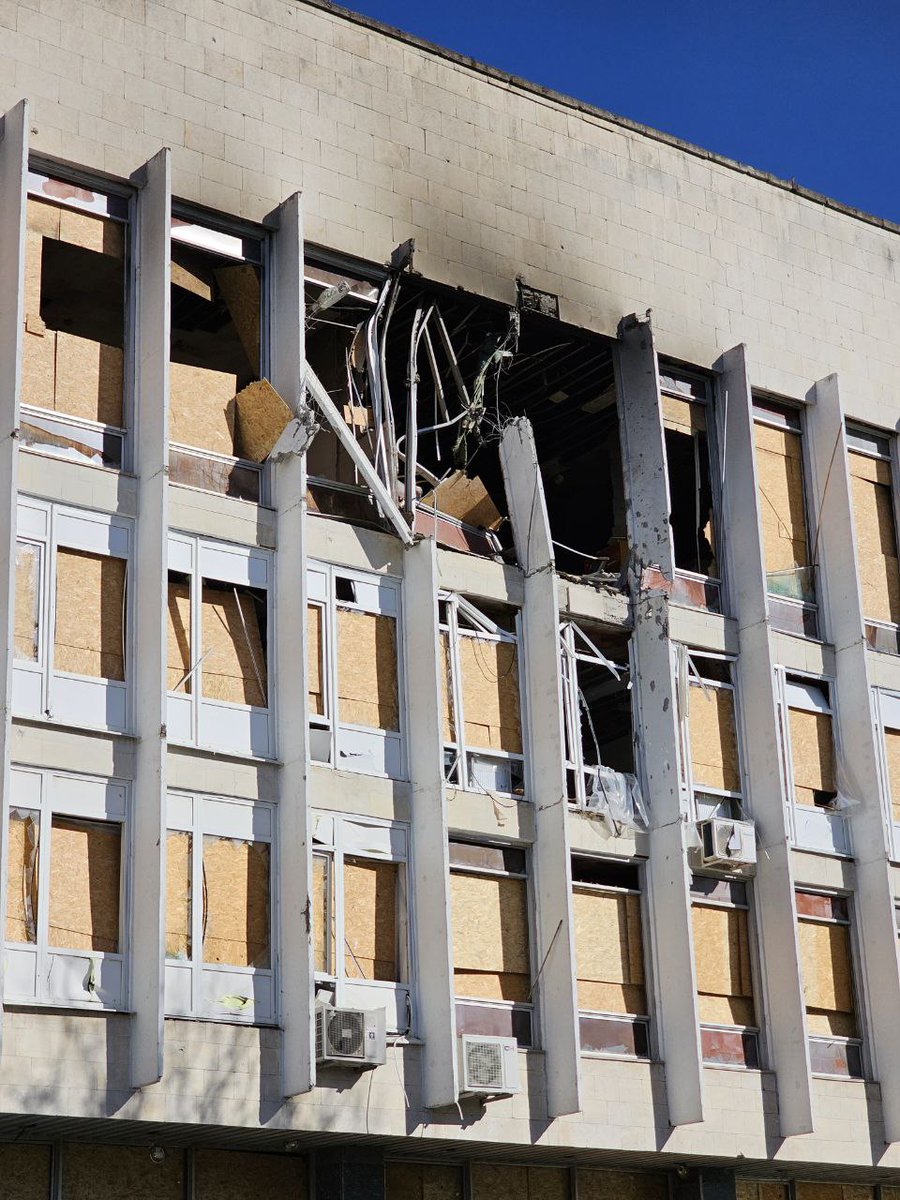 Russian troops shelled the regional library in Kherson