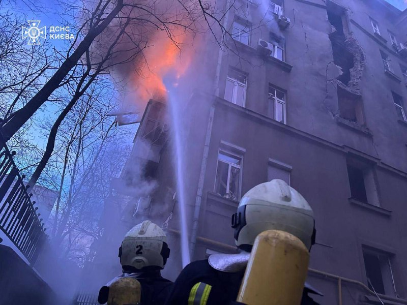 Residential buildings in Kyiv's Pechersk district were damaged by UAV attack. Three people are currently known to have been injured. Two of them were hospitalized.