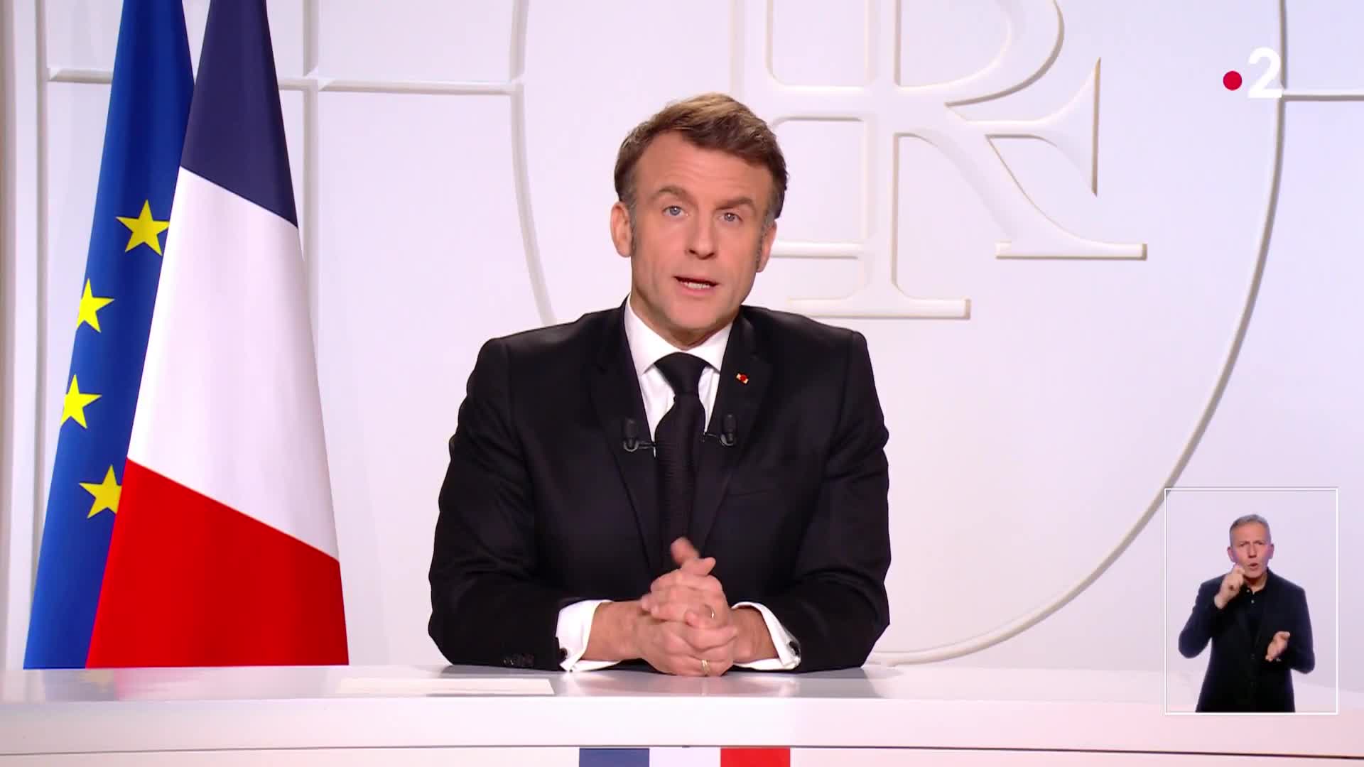 President Putin's Russia violates our borders to assassinate opponents, manipulates elections in Romania or Moldova. It tests our limits and this aggressiveness does not seem to know any borders, - says Emmanuel Macron