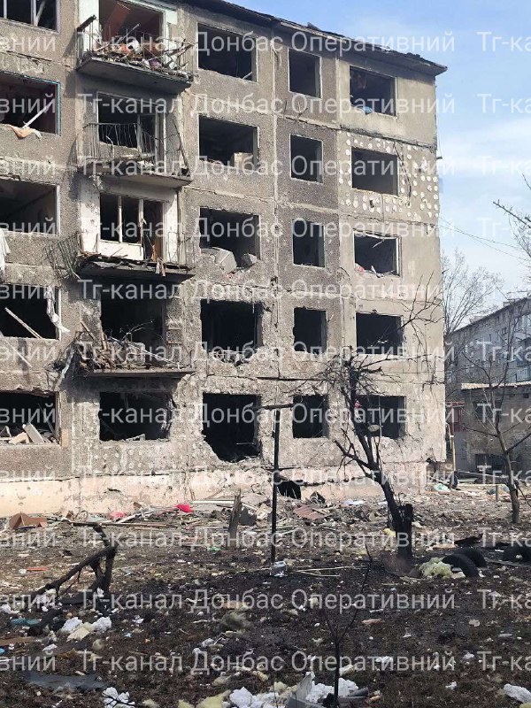 Air strike reported in Myrnohrad