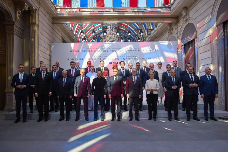 Ukraine security meeting started in Paris
