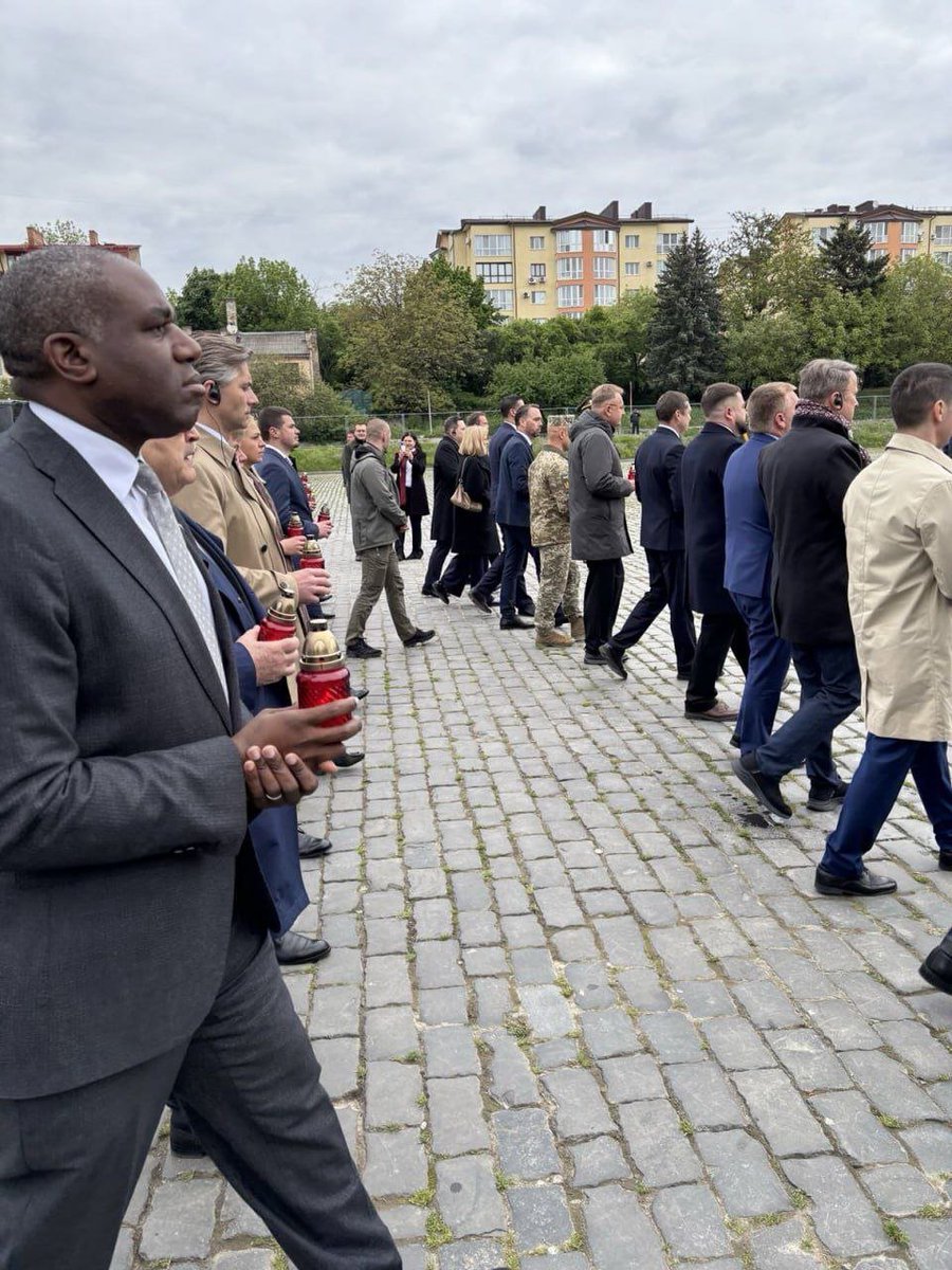 EU foreign ministers honored fallen Ukrainian defenders today in Lviv, visiting the Field of Honour at Lychakiv Cemetery. Marking Europe Day, EU High Representative for Foreign Affairs and Security Policy Kaja Kallas shared: “We stand with Ukraine—for lasting peace and the future we believe in.”