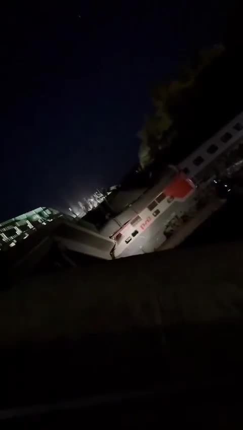7 people killed, 69 wounded as result of bridge collapse on the train in Bryansk region of Russia