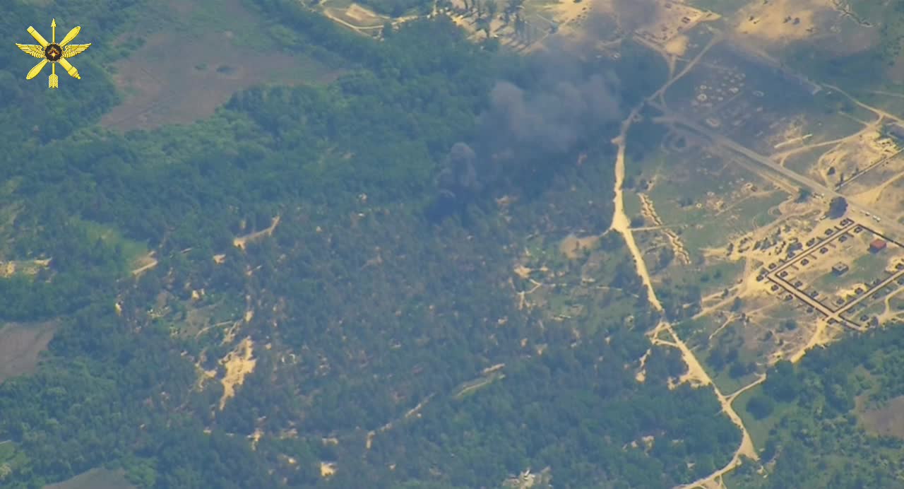 Video of Russian Iskander ballistic missile strike at the Ukrainian land forces training center earlier today