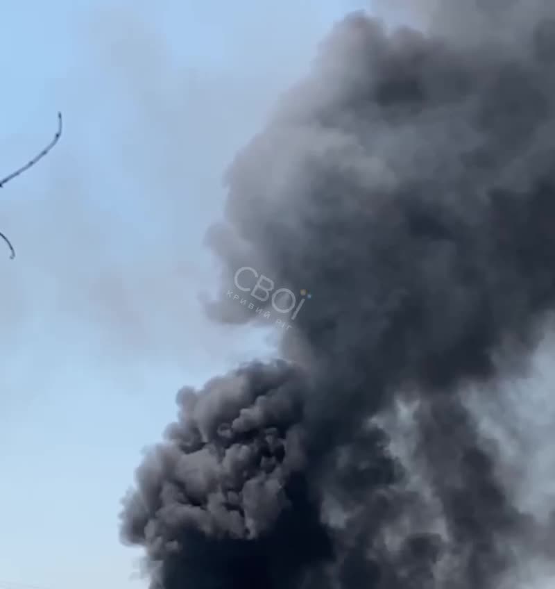 Big fire after Russian strikes in Kryvyi Rih