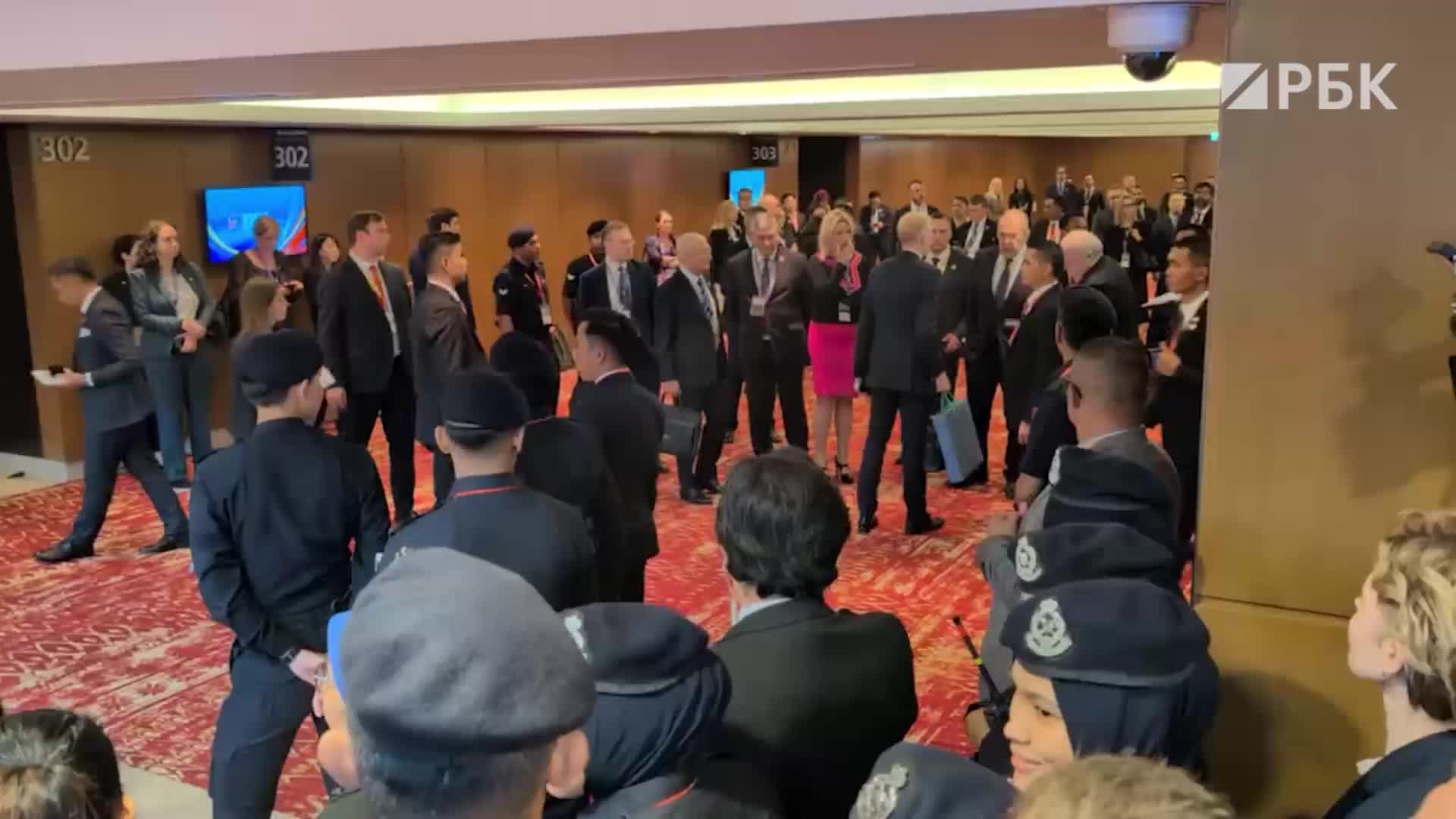 Lavrov and Rubio concluded the meeting, which lasted 50 minutes, reports an RBC correspondent.