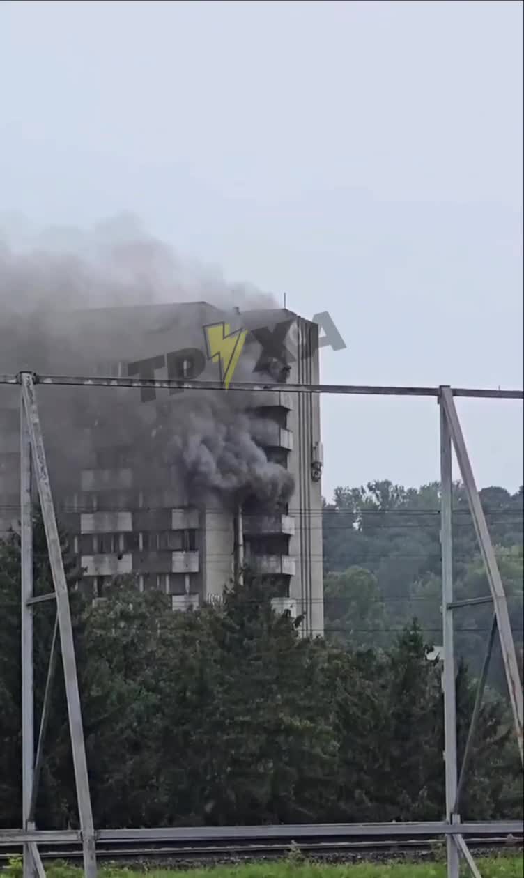 Big fire reported at the hotel in Lviv