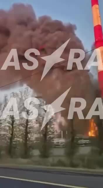 Big fire at Novo-Yaroslavskiy oil refinery, local authorities say the reason is not connected with any attack