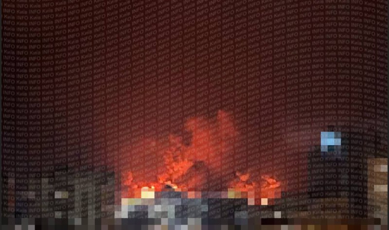 Big fire in Darnitsky/Desniansky districts of Kyiv after missile strike