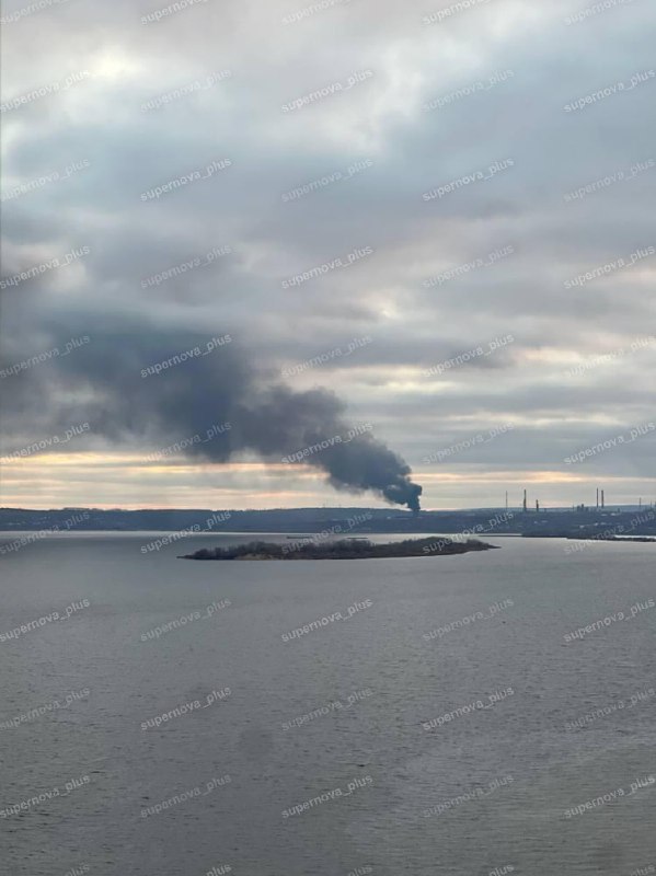 Fire at Saratov oil refinery
