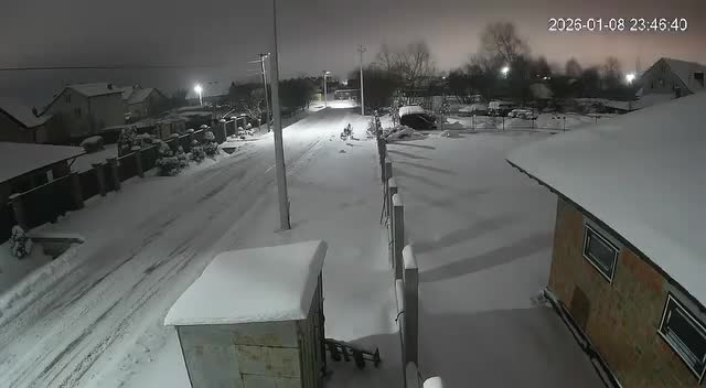 Alleged video of strike of intermediate-range ballistic missile (IRBM) with Multiple independently targetable reentry vehicle (MIRV) against Lviv