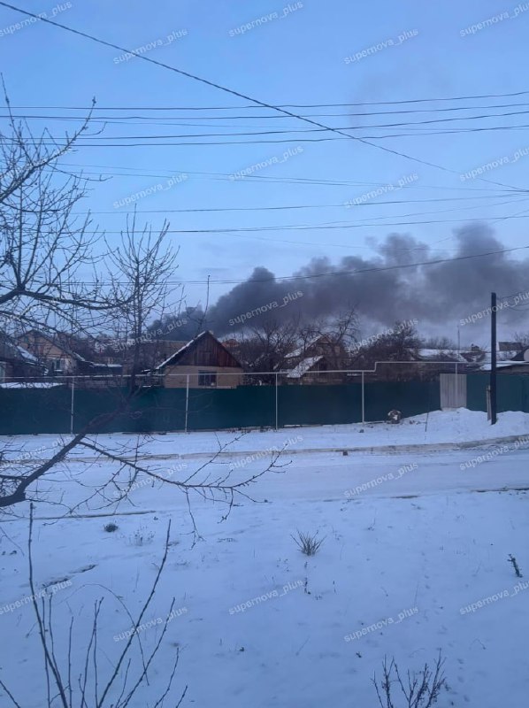 Explosions and fire reported in Antratsyt at the occupied part of Luhansk region of Ukraine