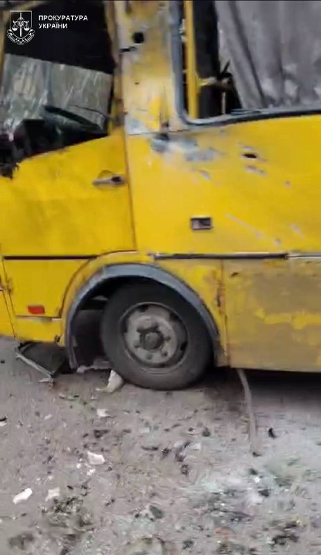7 people wounded as result of drone strike on the city bus in Kherson