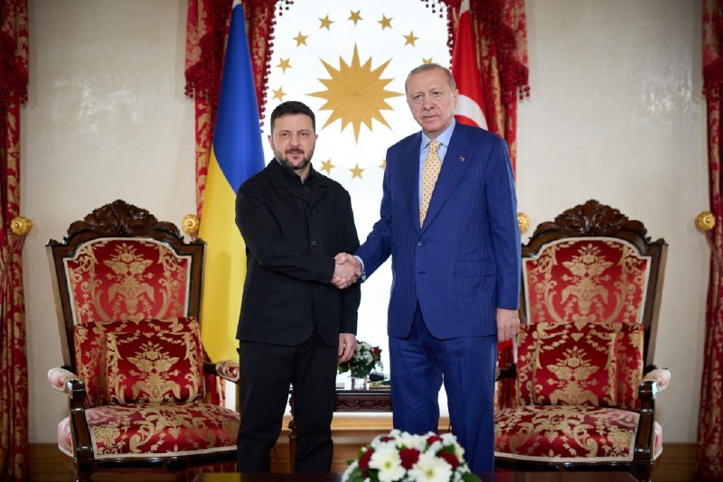 The President of Turkey, during a meeting with the President of Ukraine, confirmed his readiness to host the next round of negotiations between the delegations of Ukraine, the United States and Russia. Erdogan assured that Turkey is ready to play a significant role in achieving a reliable peace for Ukraine and supports the sovereignty and territorial integrity of Ukraine