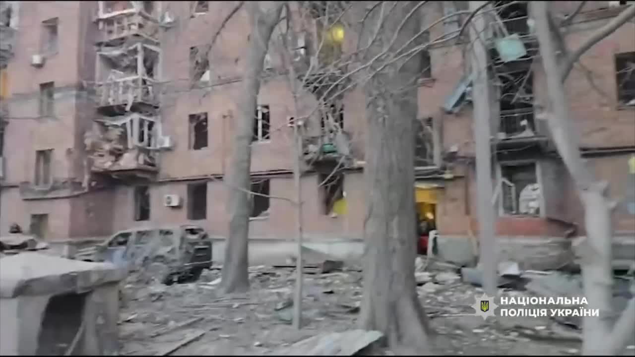 Rusya'nın Dinyeper kentine düzenlediği saldırı sonucunda 2 kişi öldü, 22 kişi yaralandı.