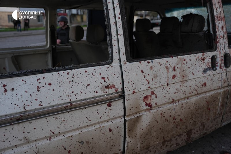 Seis personas murieron y al menos doce resultaron heridas como consecuencia de los ataques aéreos rusos en Kramatorsk hoy.